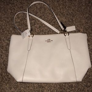 NWT Coach Crossgrain Leather Ava Tote in White